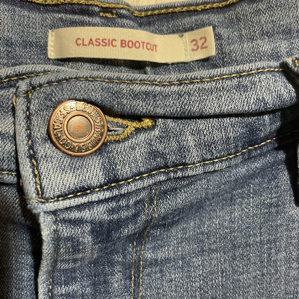 Levis Jean Women sz 32 Classic Bootcut 14M 34x29 Blue Denim Stretch Pants Casual - Picture 8 of 11